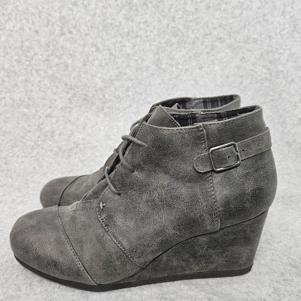 Maurices Women's 10 Cheri‎ Gray Wedge Bootie Faux Suede Look